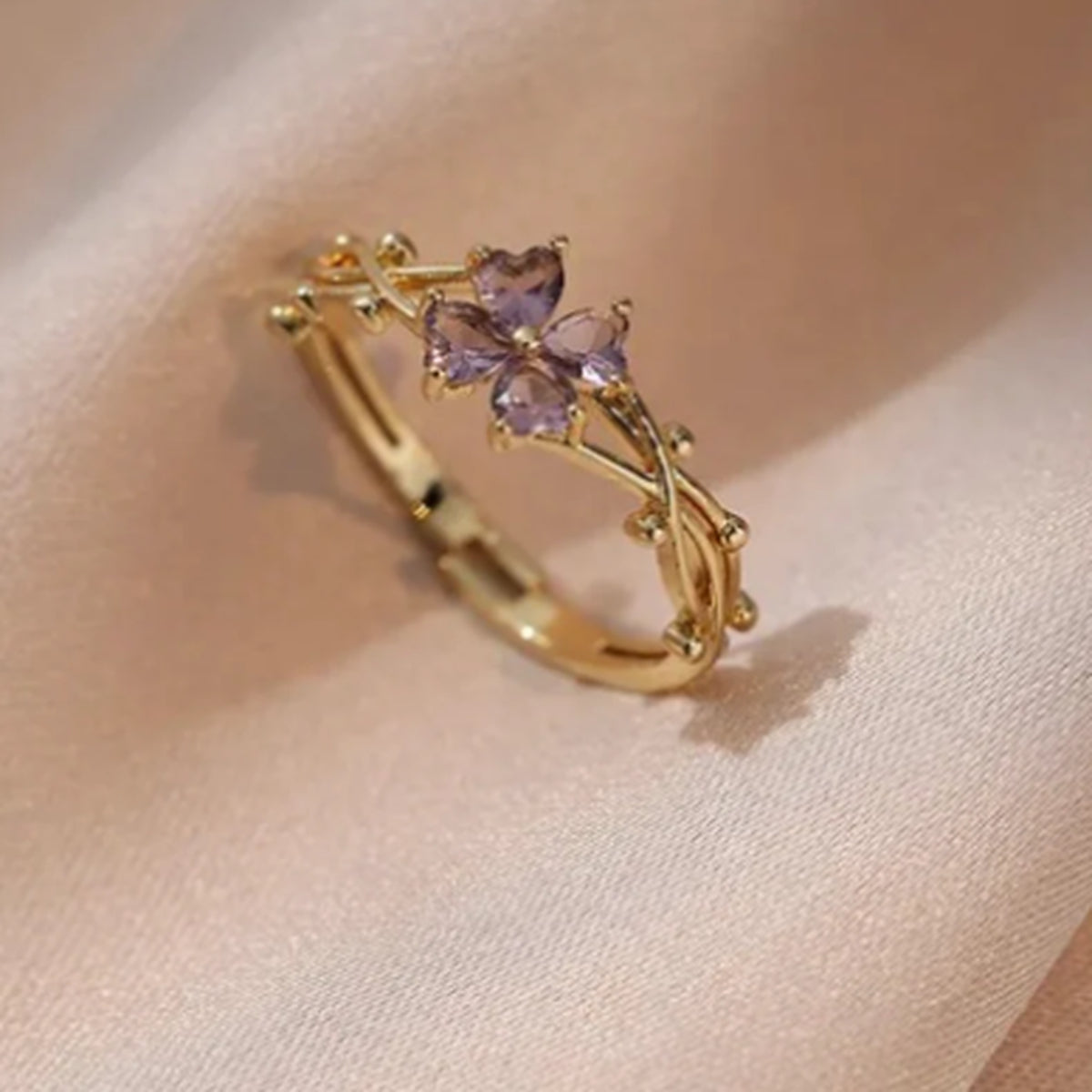 Amethyst Daisy Ring 18K product detail