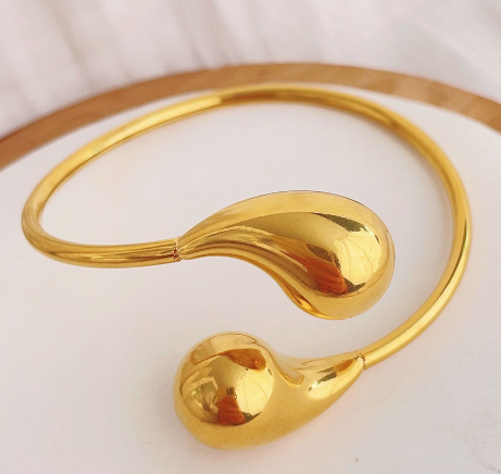 Yin Yang Bracelet 18K, charm detail